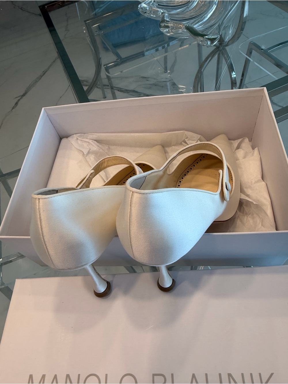 Manolo Blahnik Cream Pointed Mary Jane Pumps Camparinew 39.5 - Picture 5 of 8